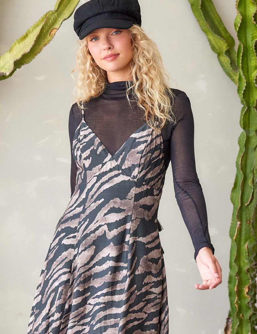 AnimalPrintOpenBackMaxiDress3.jpg